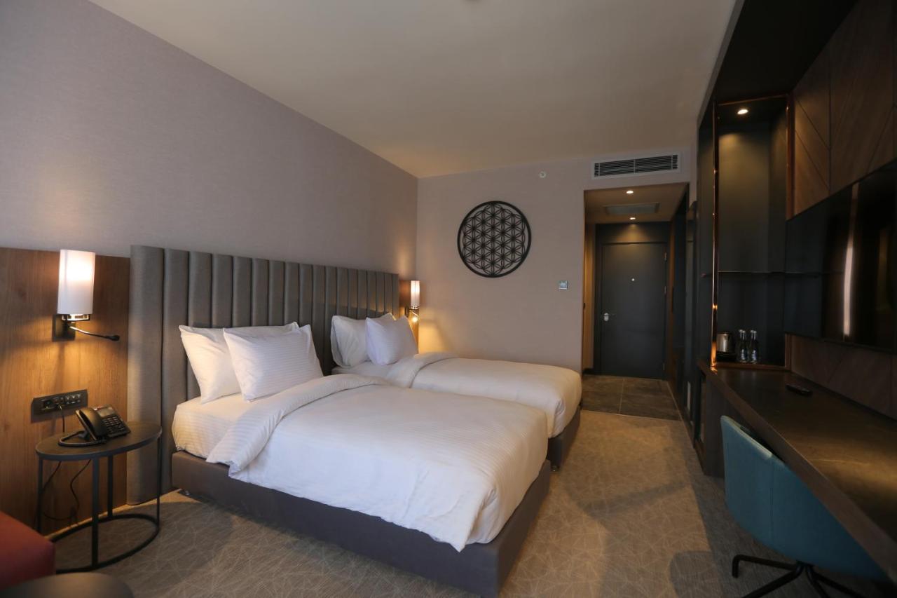 Отель Crowne Plaza Ankara By Ihg Экстерьер фото