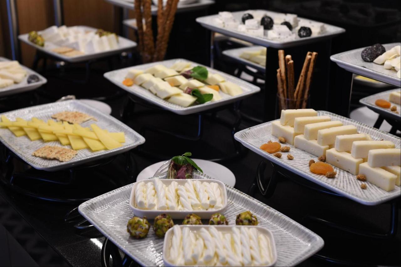 Отель Crowne Plaza Ankara By Ihg Экстерьер фото