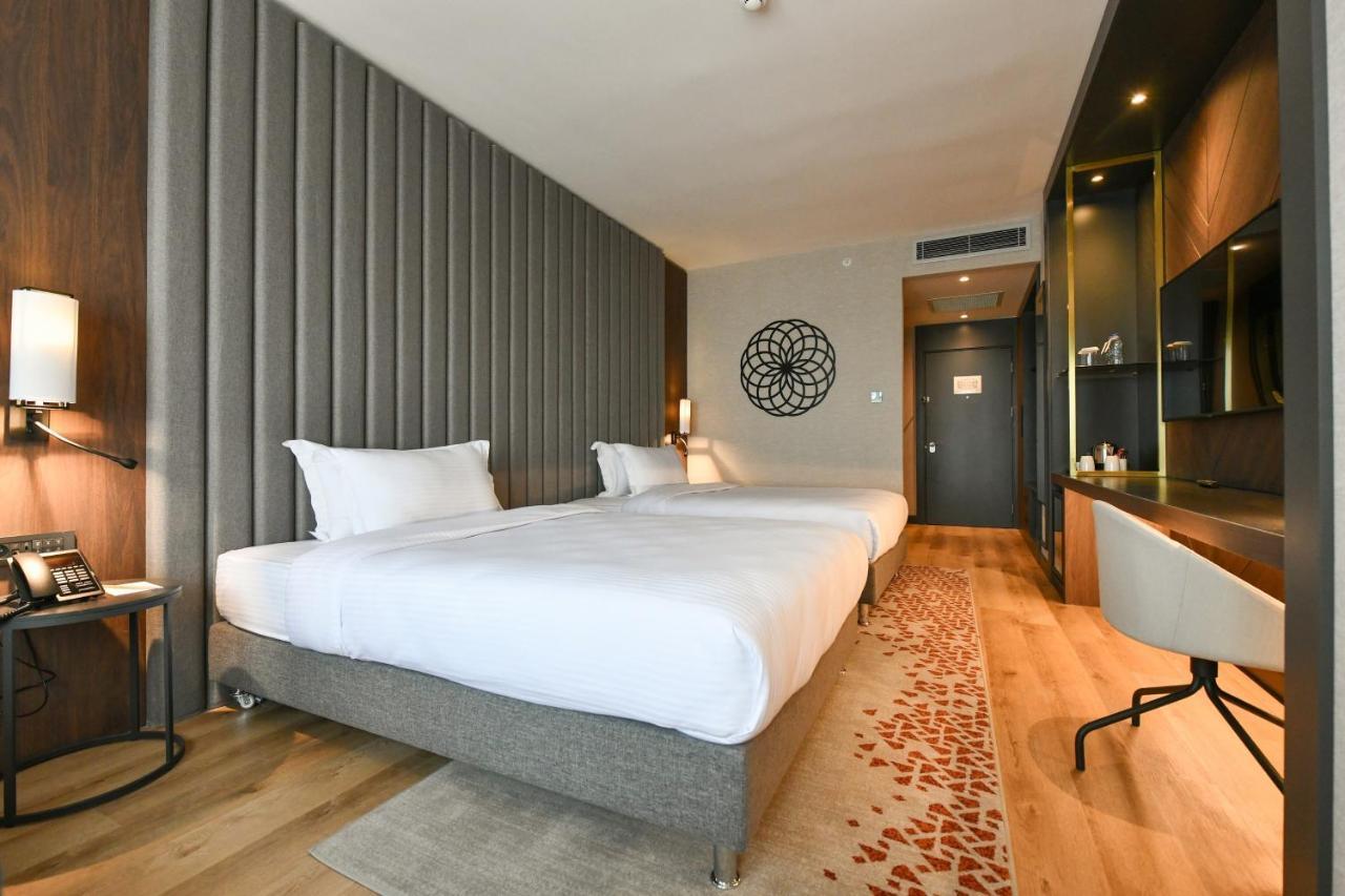 Отель Crowne Plaza Ankara By Ihg Экстерьер фото