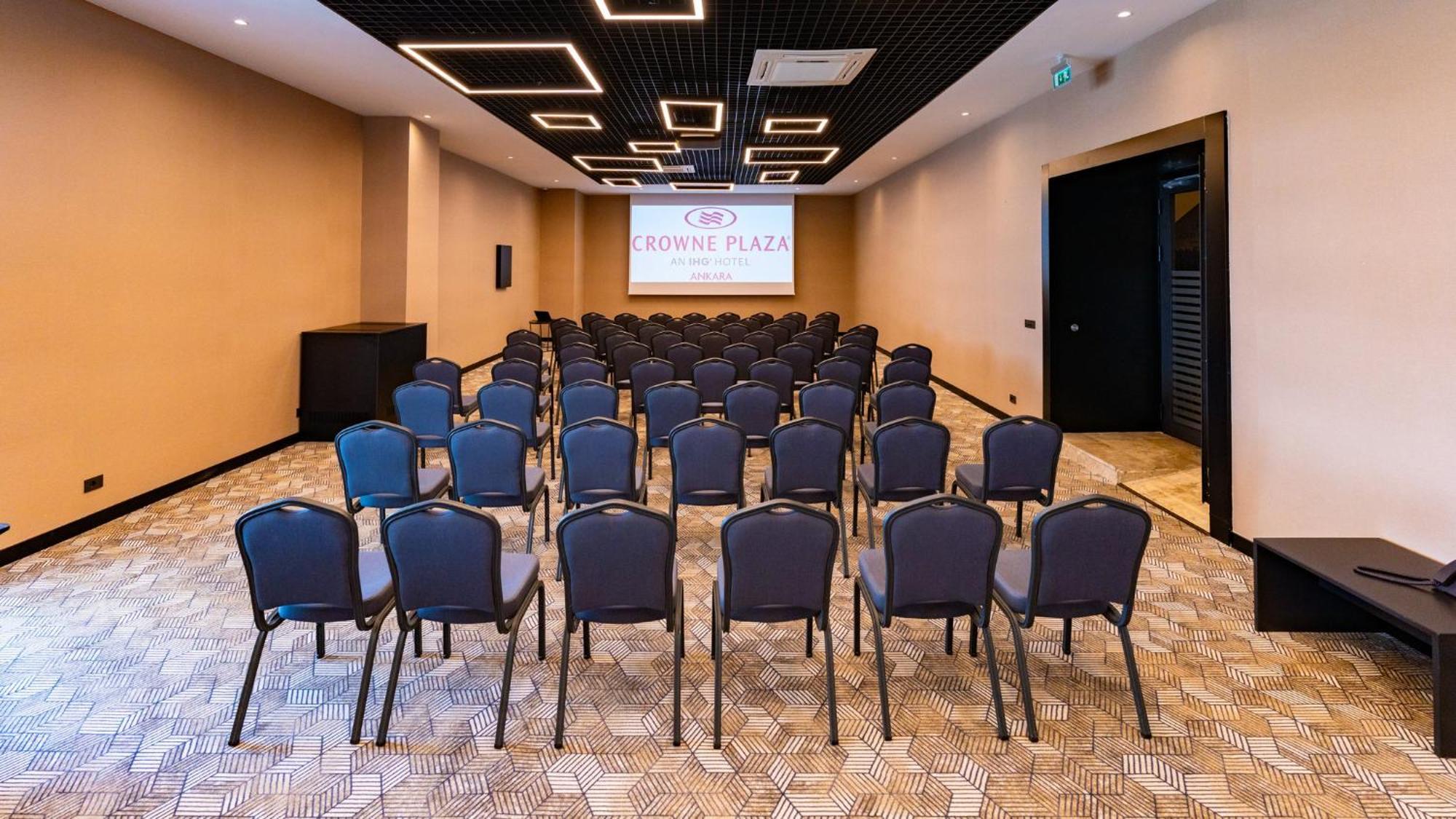 Отель Crowne Plaza Ankara By Ihg Экстерьер фото